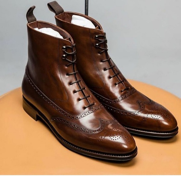 wingtip lace up boots